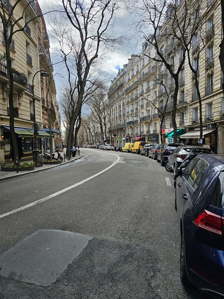 commerce en location sur PARIS (75018)