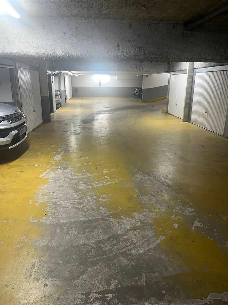 parking intérieur en vente sur LEVALLOIS PERRET (92300)
